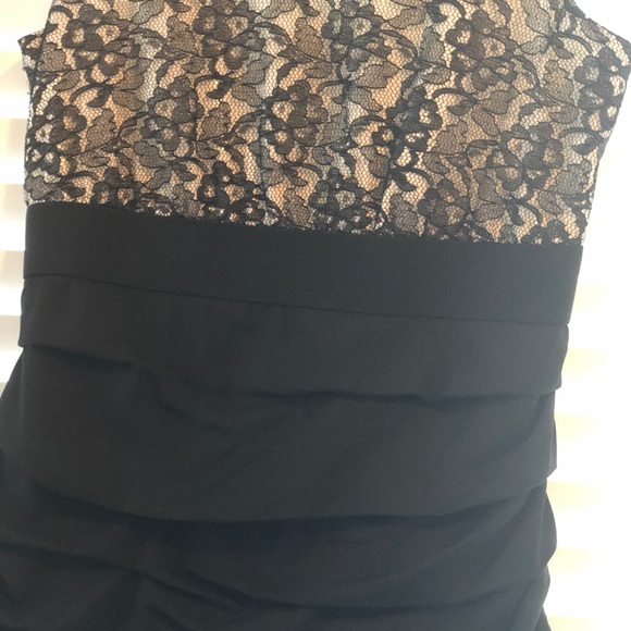 EXPRESS Lace Top Ruched Mini - Picture 5 of 6